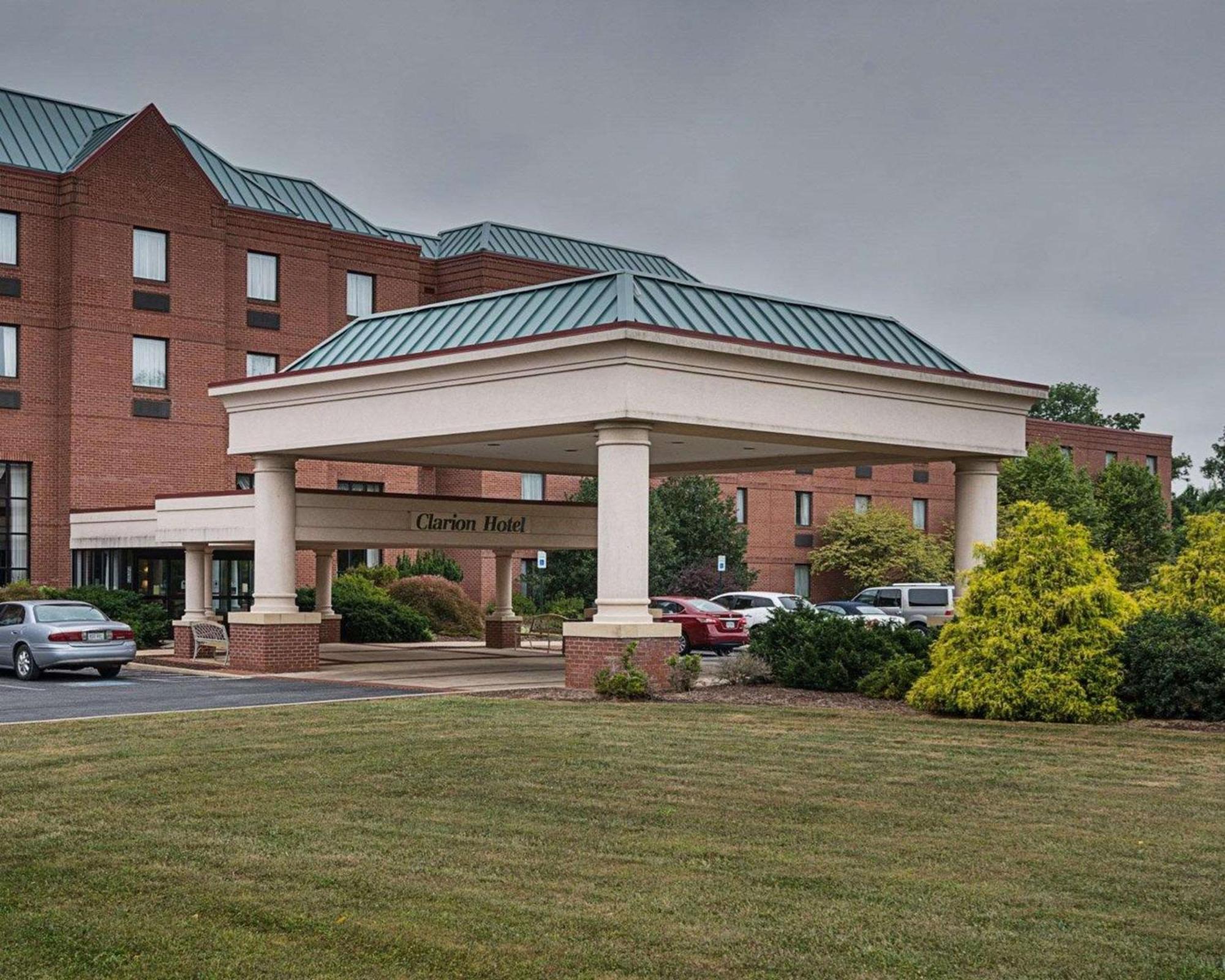 Clarion Hotel & Conference Center Shepherdstown Exteriör bild
